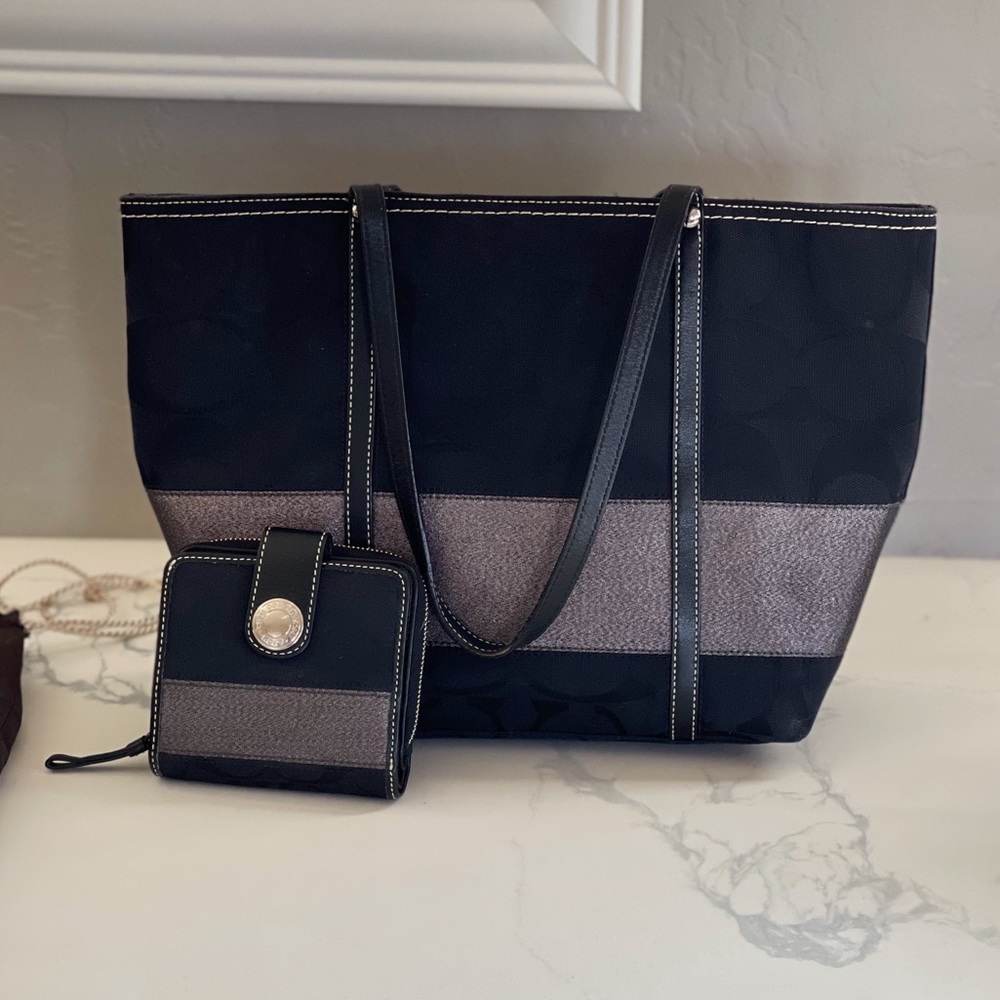 Coach purse and wallet set